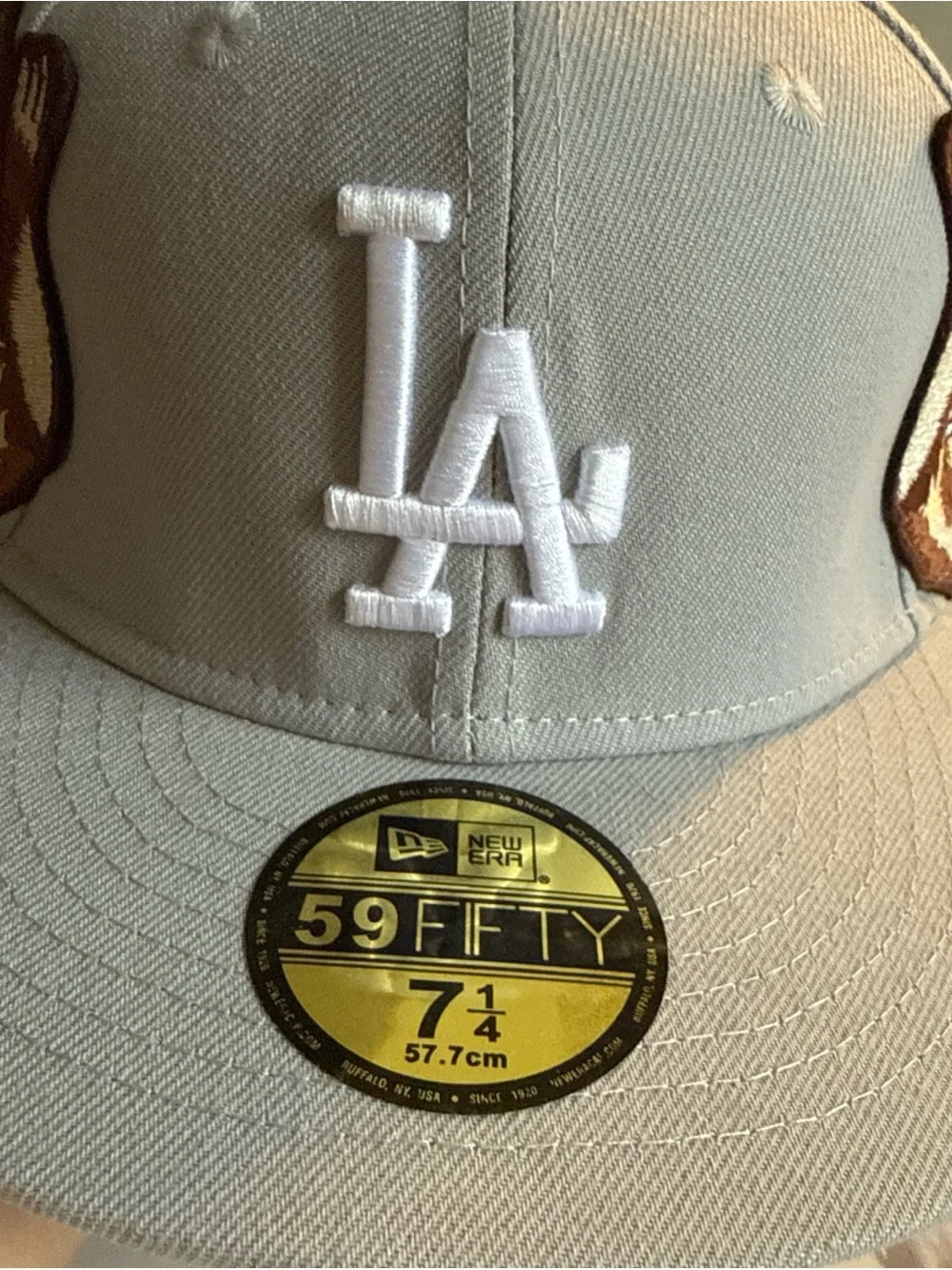 New Era Kids LA Embroidered Snapback Hat in Light Gray